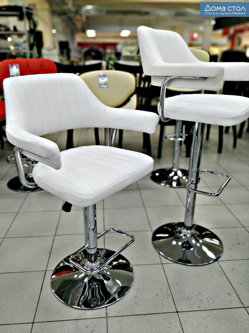 Удобнейший барный стул Soldo, совмещающий комфорт кресла и барный стиль.